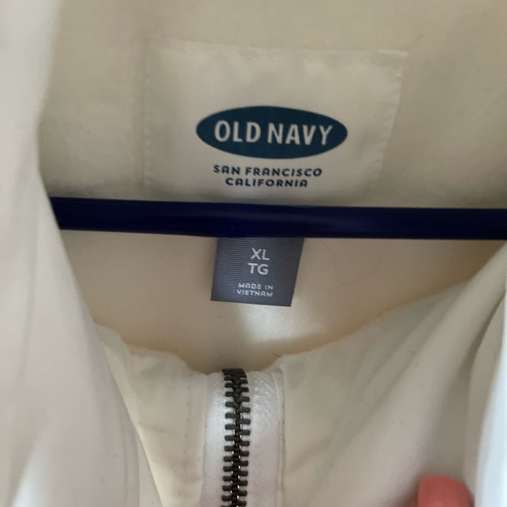 White old navy puffer vest